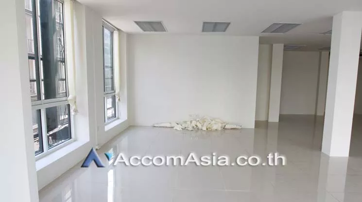9  Office Space For Rent in Sukhumvit ,Bangkok BTS Phrom Phong AA17079